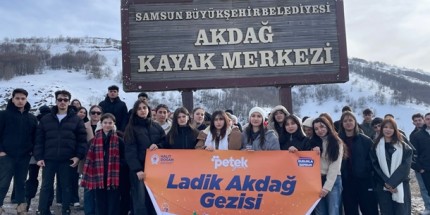 Akdağ’da 2 Bin 500 Öğrenciyle Kar Festivali Tadında Gezi
